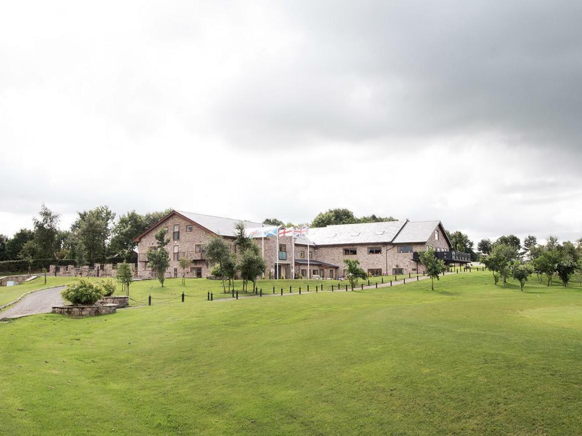 Oak Royal Hotel, Golf And Country Club Chorley  Buitenkant foto